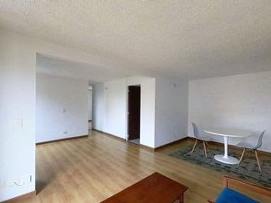 Apartamento de 2 alcobas en venta en Club De Los Lagartos, Bogotá, 66 m² · foto 4 de 13