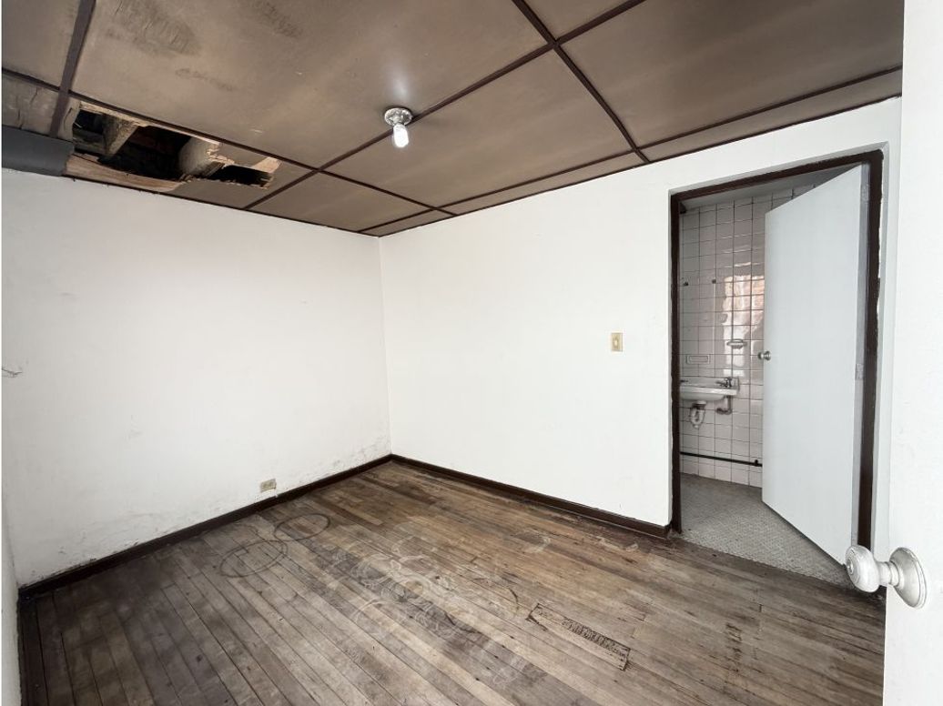 Casa de 11 alcobas en arriendo en Lago Gaitan, Bogotá, 390 m² · foto 12 de 20