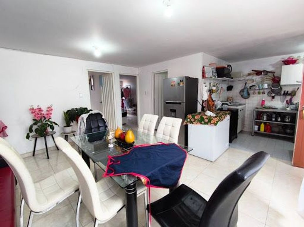 Casa de 7 alcobas en venta en Belen, Bogotá, 286 m² · foto 7 de 14