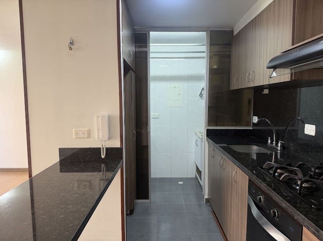 Apartamento de 3 alcobas en venta en A.S.D., Bogotá, 77 m² · foto 2 de 20