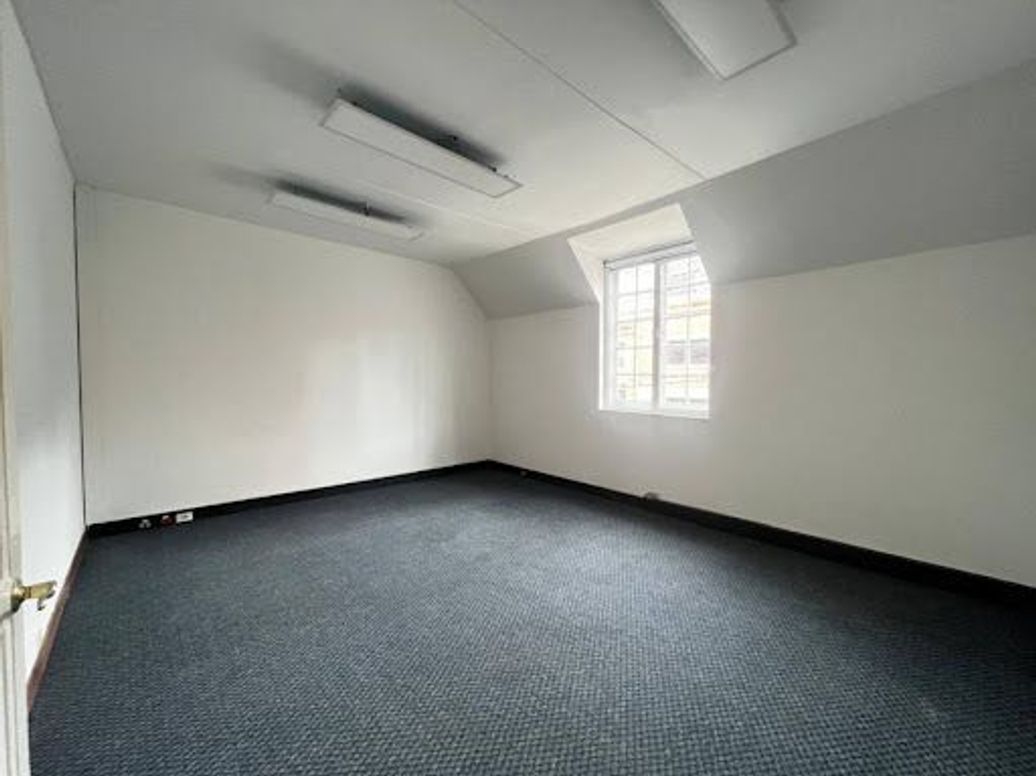 Casa de 8 alcobas en arriendo en Chapinero Alto, Bogotá, 300 m² · foto 11 de 17
