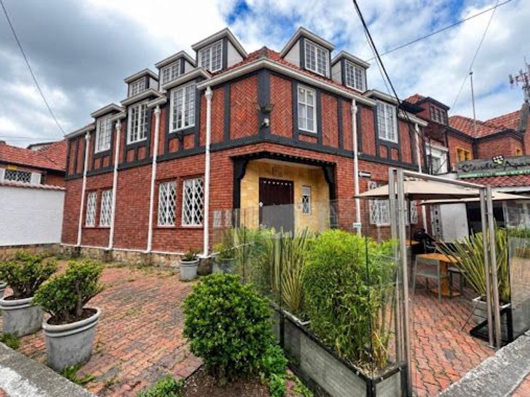 Casa de 8 alcobas en arriendo en Chapinero Alto, Bogotá, 300 m² · foto 9 de 17