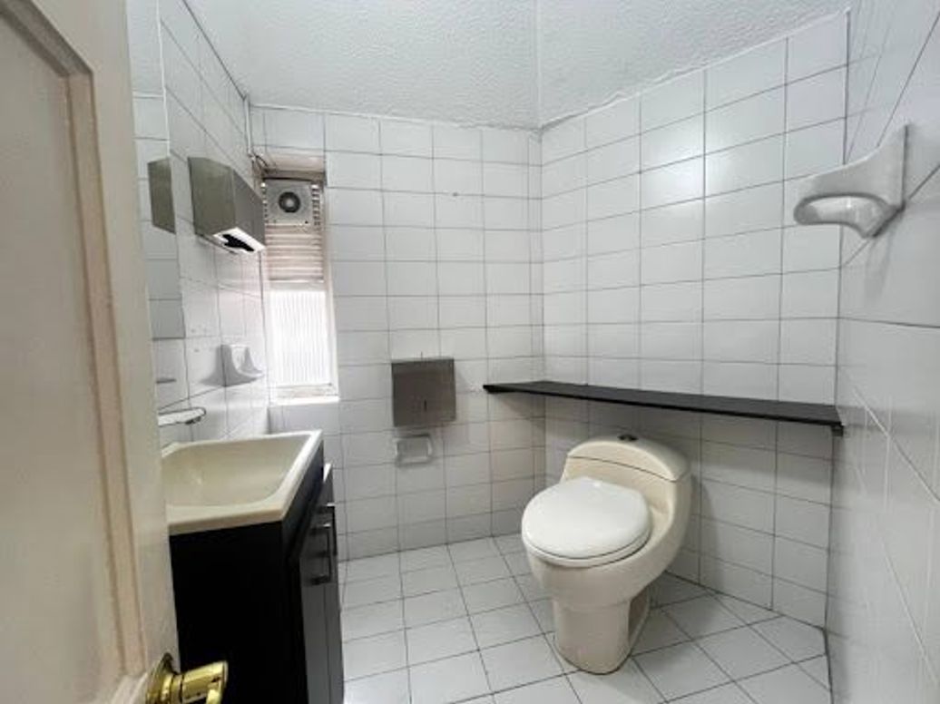 Casa de 8 alcobas en arriendo en Chapinero Alto, Bogotá, 300 m² · foto 13 de 17