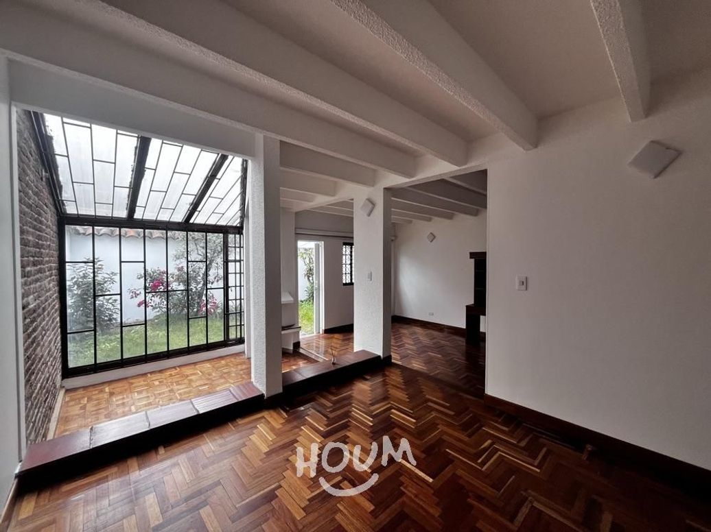 Casa de 4 alcobas en venta en Santa Ana Occidental, Bogotá, 180 m² · foto 2 de 20