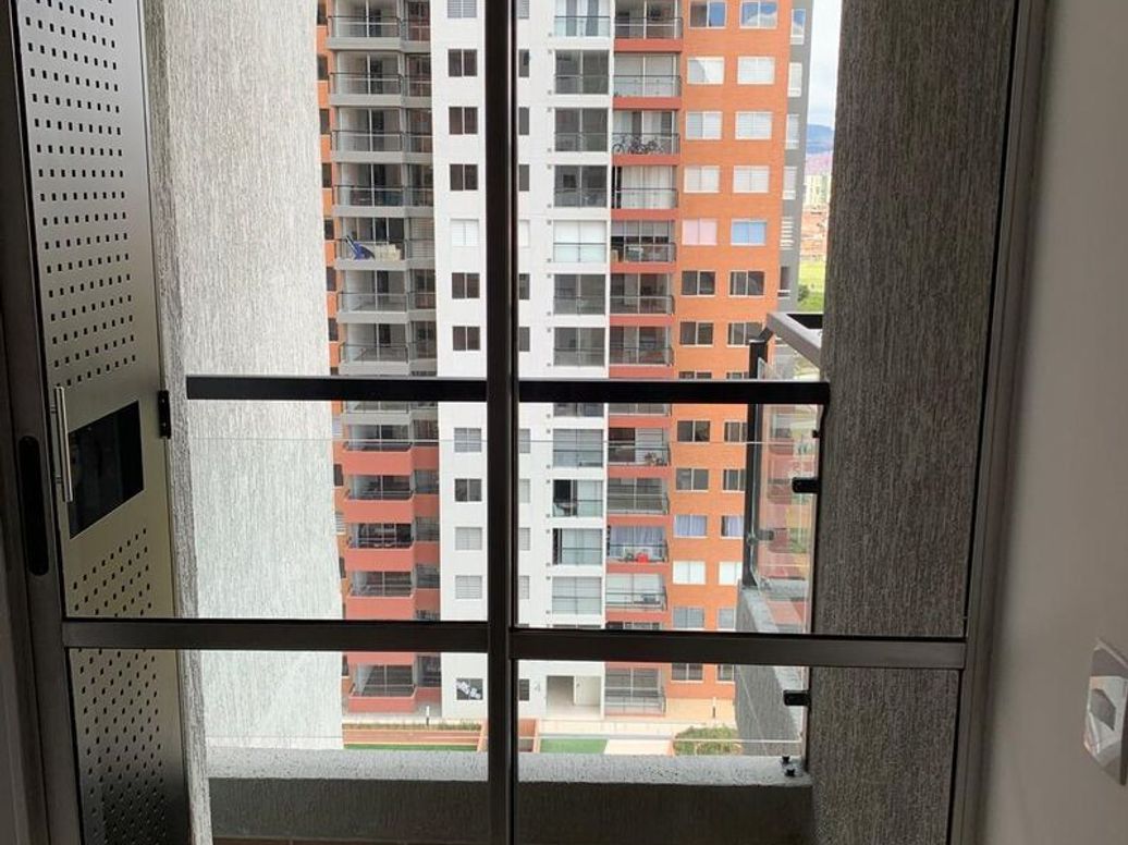 Apartamento de 3 alcobas en venta en La Pradera, Bogotá, 63 m² · foto 2 de 19
