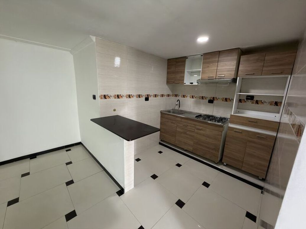 Apartamento de 4 alcobas en arriendo en El Laurel, Bogotá, 100 m² · foto 2 de 20