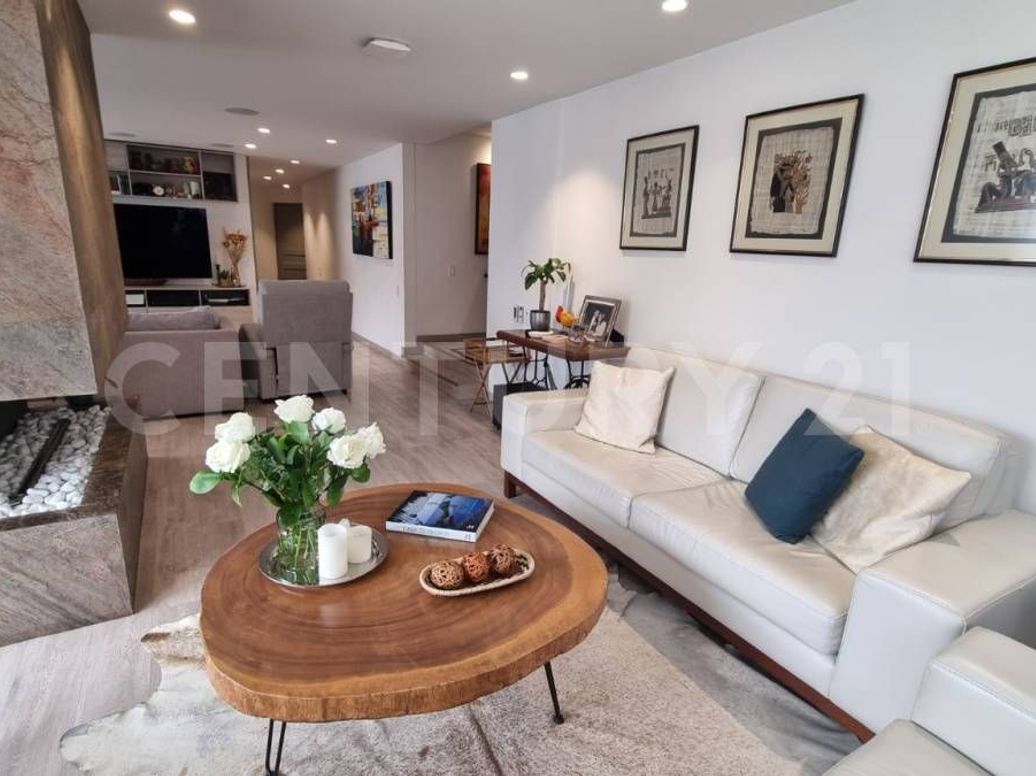 Apartamento de 3 alcobas en venta en Buganvilla, Bogotá, 180 m² · foto 2 de 17