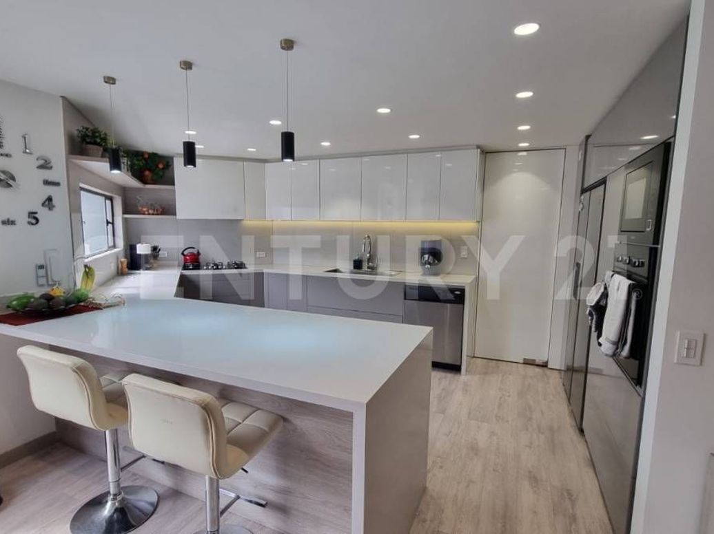 Apartamento de 3 alcobas en venta en Buganvilla, Bogotá, 180 m² · foto 7 de 17