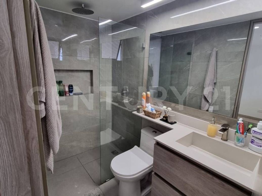 Apartamento de 3 alcobas en venta en Buganvilla, Bogotá, 180 m² · foto 11 de 17