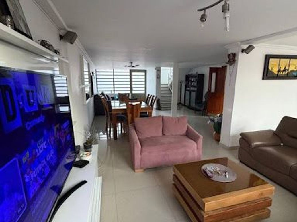 Casa de 5 alcobas en arriendo en Fontibón, Bogotá, 348 m² · foto 5 de 20