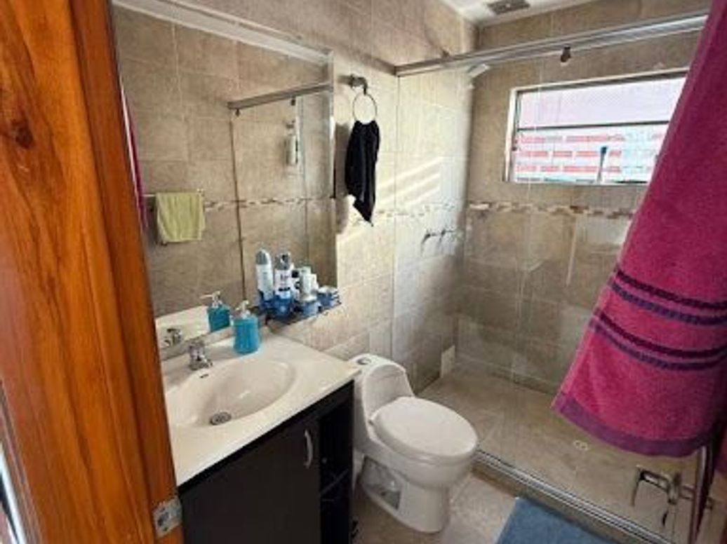 Casa de 5 alcobas en arriendo en Fontibón, Bogotá, 348 m² · foto 16 de 20