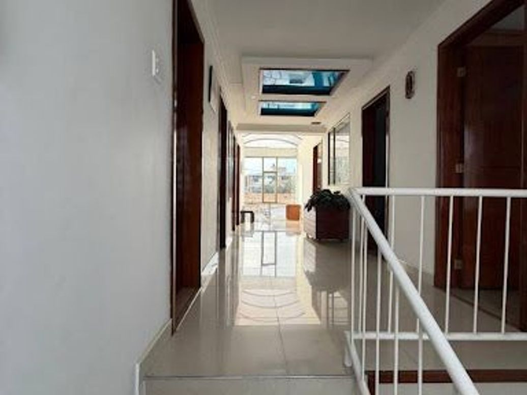 Casa de 5 alcobas en arriendo en Fontibón, Bogotá, 348 m² · foto 14 de 20