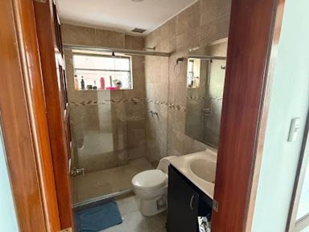 Casa de 5 alcobas en arriendo en Fontibón, Bogotá, 348 m² · foto 10 de 20