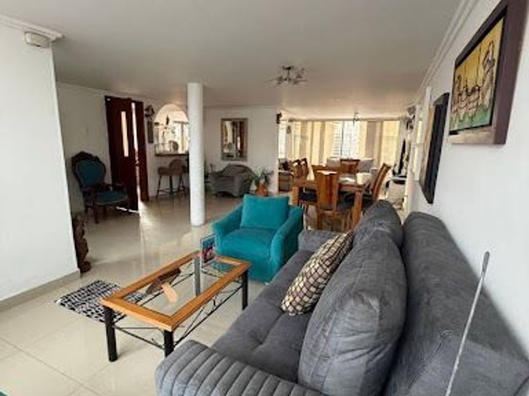 Casa de 5 alcobas en arriendo en Fontibón, Bogotá, 348 m² · foto 4 de 20