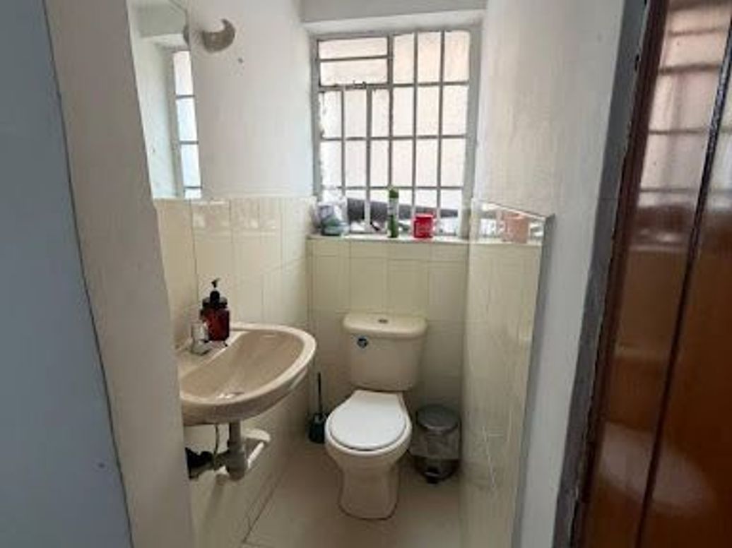 Casa de 5 alcobas en arriendo en Fontibón, Bogotá, 348 m² · foto 15 de 20