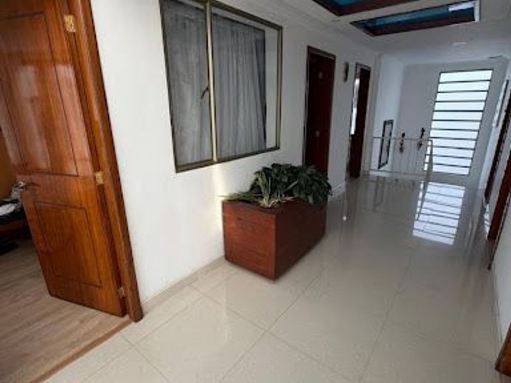 Casa de 5 alcobas en arriendo en Fontibón, Bogotá, 348 m² · foto 8 de 20