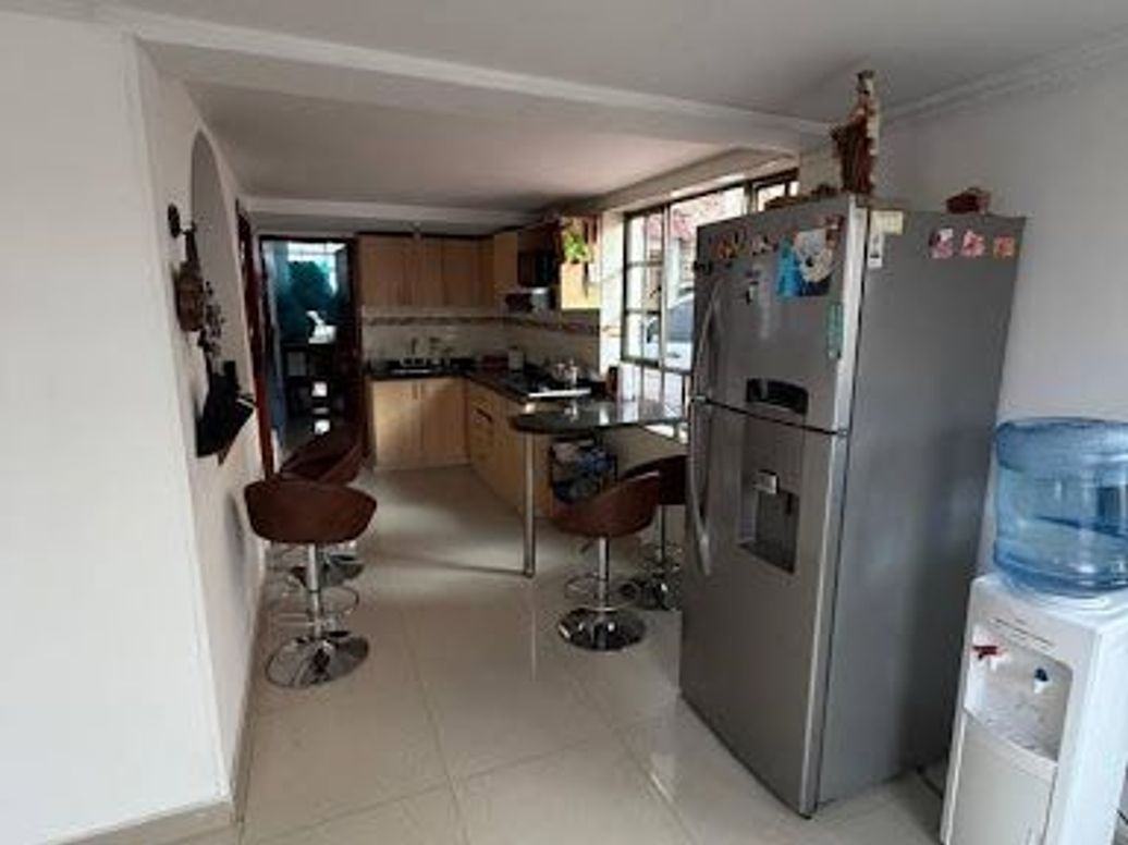Casa de 5 alcobas en arriendo en Fontibón, Bogotá, 348 m² · foto 12 de 20