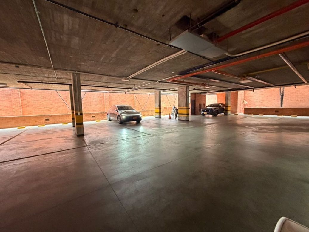 Apartamento de 2 alcobas en venta en San Patricio, Bogotá, 90 m² · foto 3 de 20