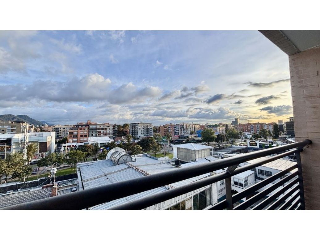 Apartaestudio en venta en Santa Barbara Occidental, Bogotá, 40 m² · foto 3 de 17