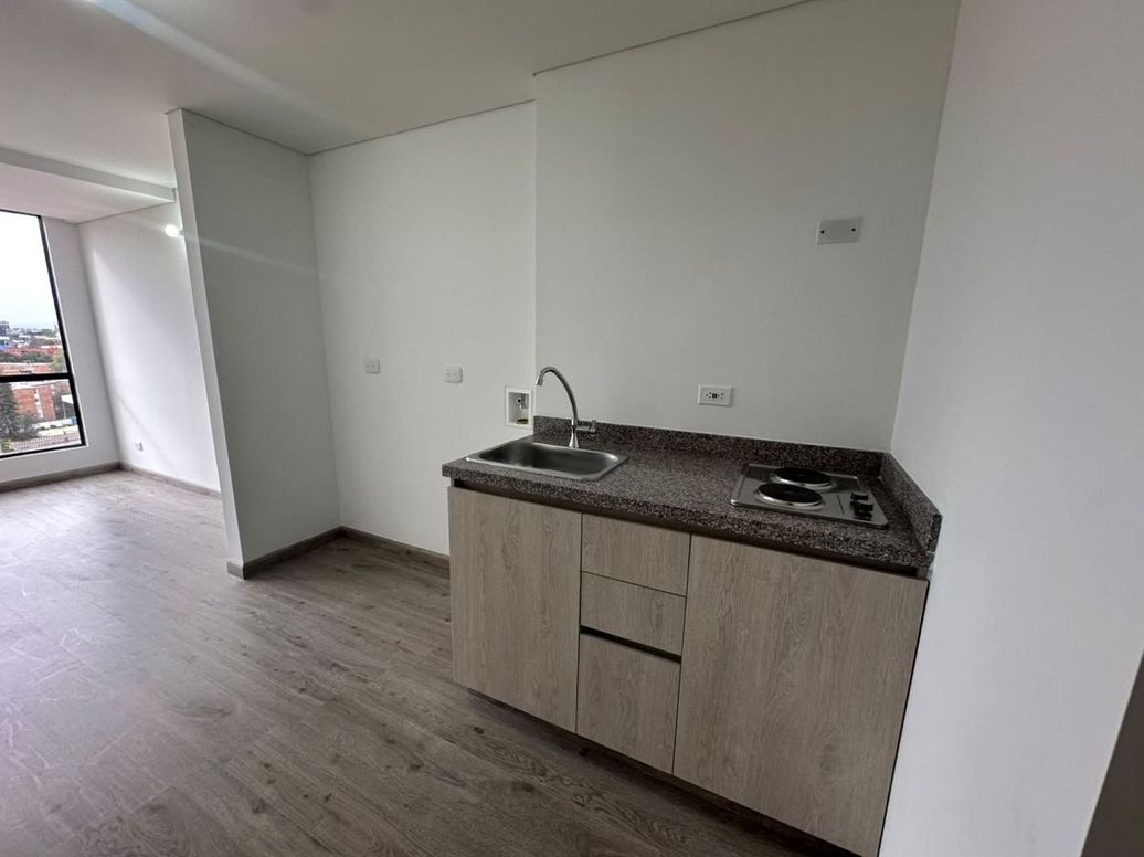 Apartamento de 1 alcoba en arriendo en Country Club, Bogotá, 25 m² · foto 7 de 12