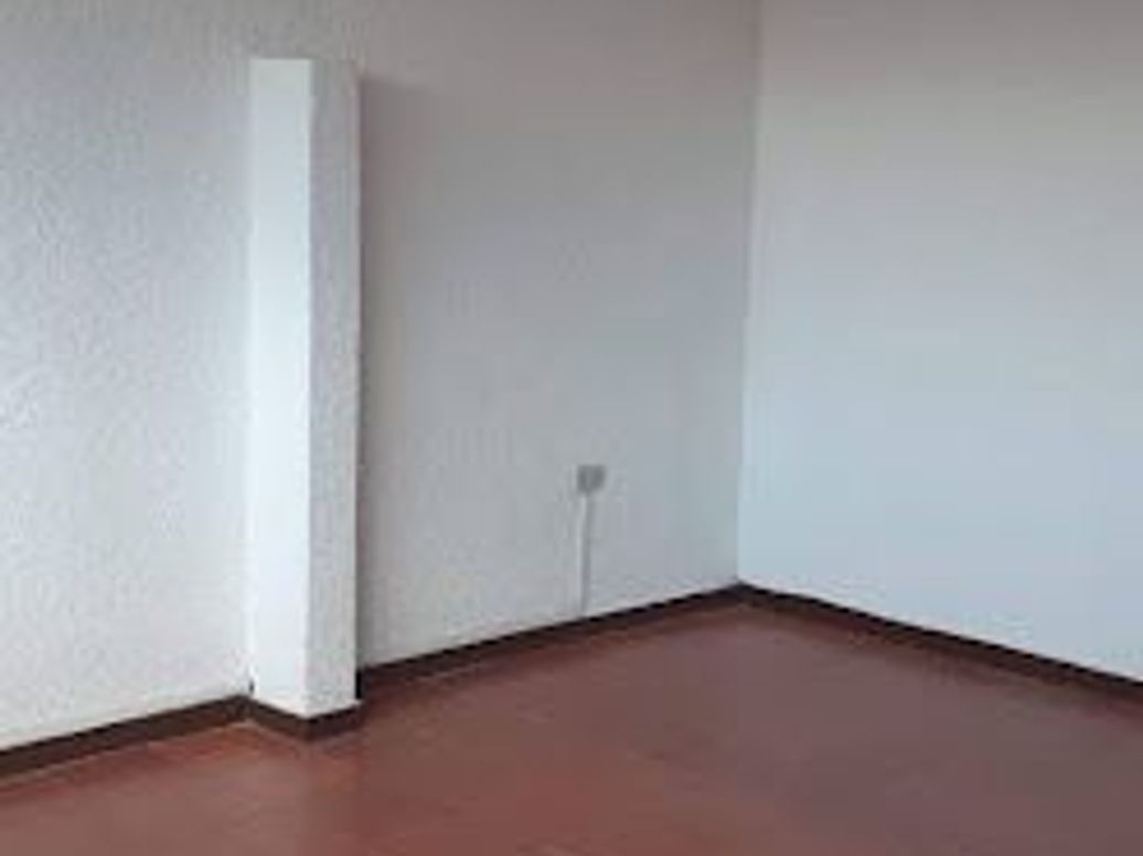 Casa de 8 alcobas en venta en Molinos Del Sur, Bogotá, 227 m² · foto 4 de 11