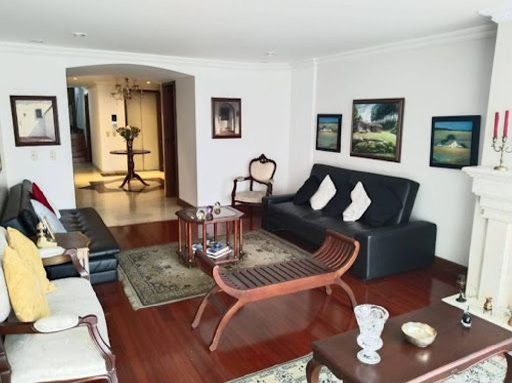 Apartamento de 3 alcobas en venta en Los Rosales, Bogotá, 189 m² · foto 5 de 20