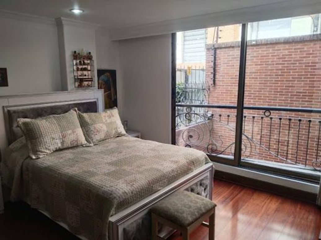 Apartamento de 3 alcobas en venta en Los Rosales, Bogotá, 189 m² · foto 10 de 20