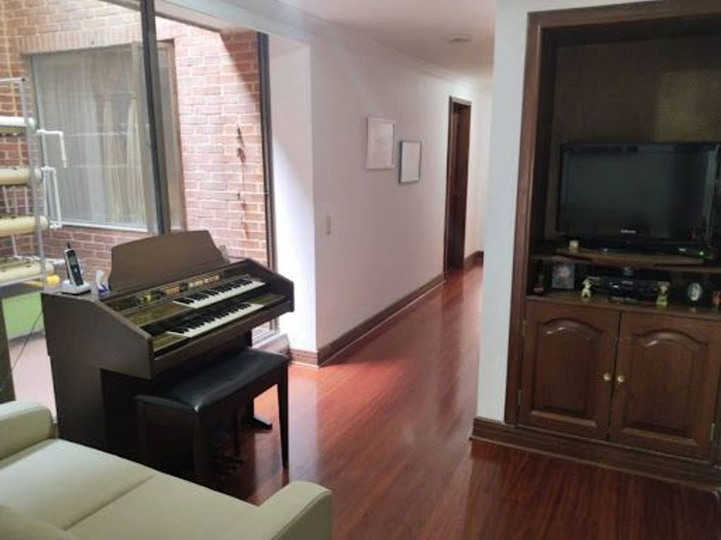 Apartamento de 3 alcobas en venta en Los Rosales, Bogotá, 189 m² · foto 19 de 20
