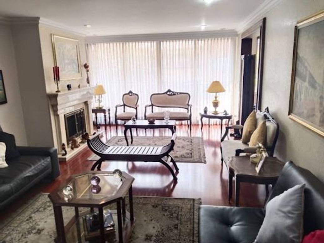 Apartamento de 3 alcobas en venta en Los Rosales, Bogotá, 189 m² · foto 18 de 20