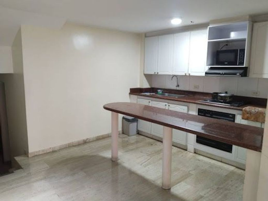 Apartamento de 3 alcobas en venta en Los Rosales, Bogotá, 189 m² · foto 17 de 20