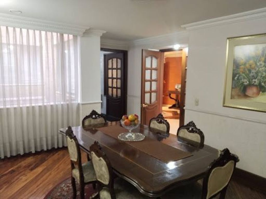 Apartamento de 3 alcobas en venta en Los Rosales, Bogotá, 190 m² · foto 10 de 20