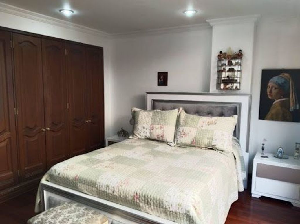Apartamento de 3 alcobas en venta en Los Rosales, Bogotá, 190 m² · foto 17 de 20