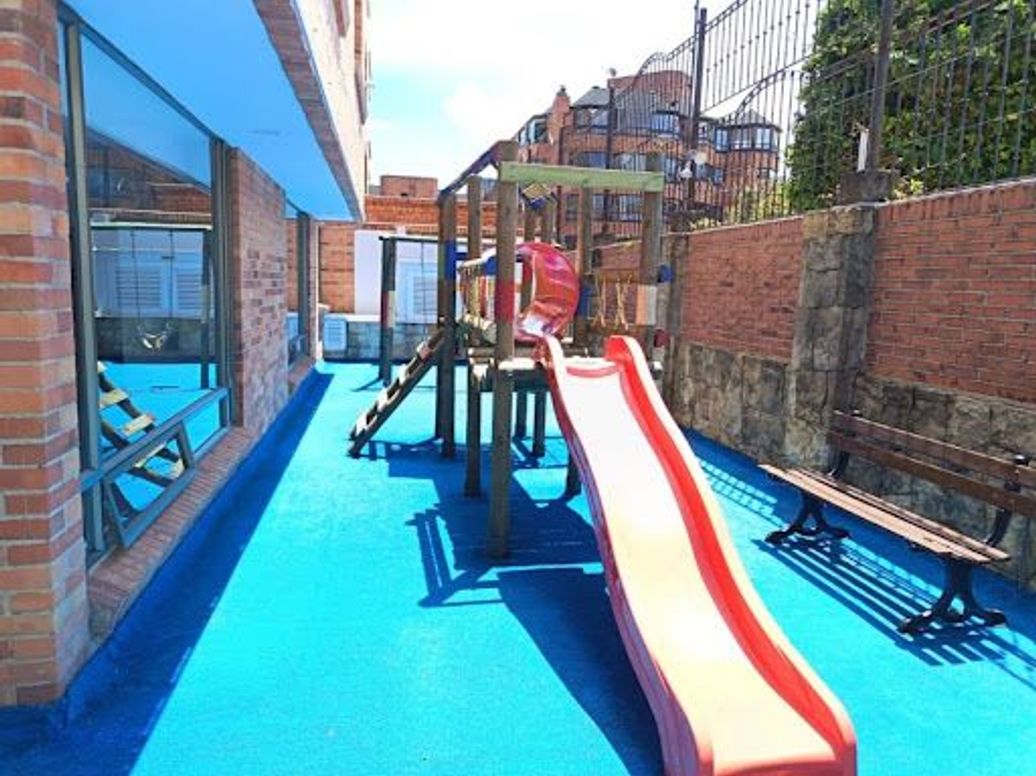 Apartamento de 2 alcobas en venta en Los Rosales, Bogotá, 86 m² · foto 9 de 16