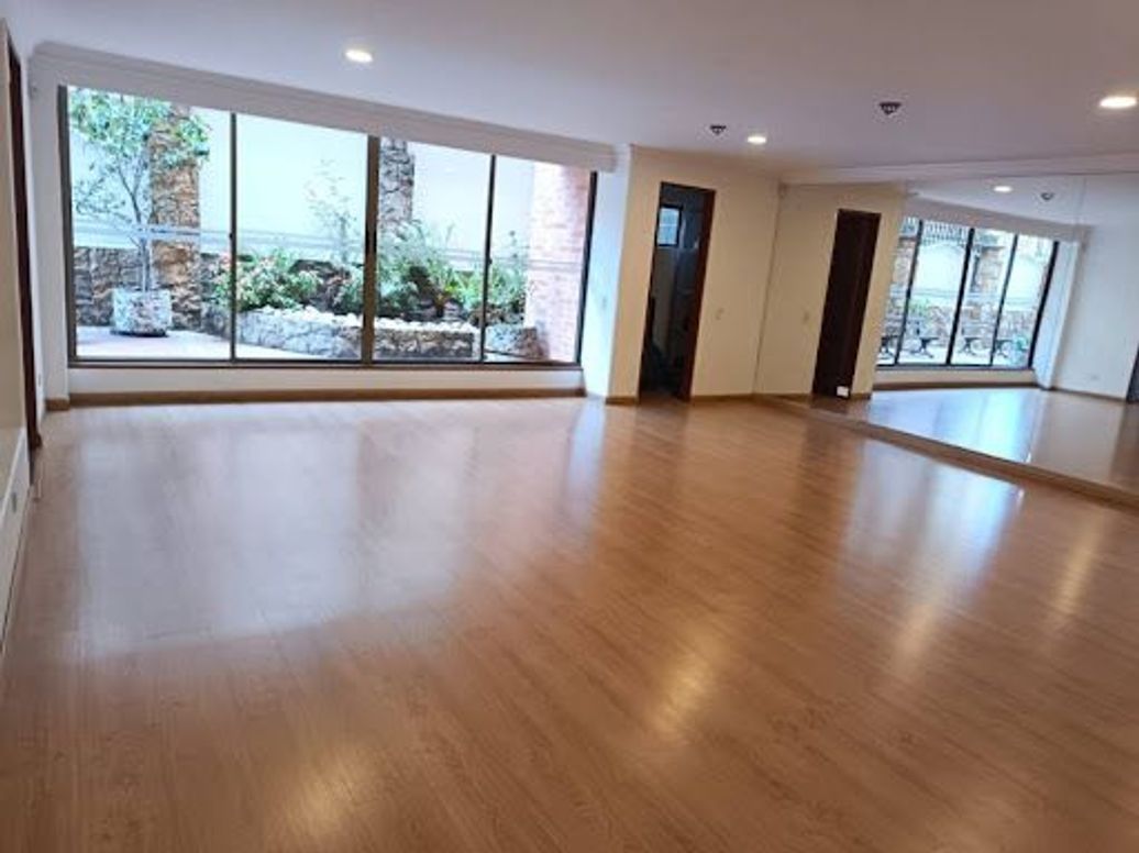 Apartamento de 2 alcobas en venta en Los Rosales, Bogotá, 86 m² · foto 11 de 16