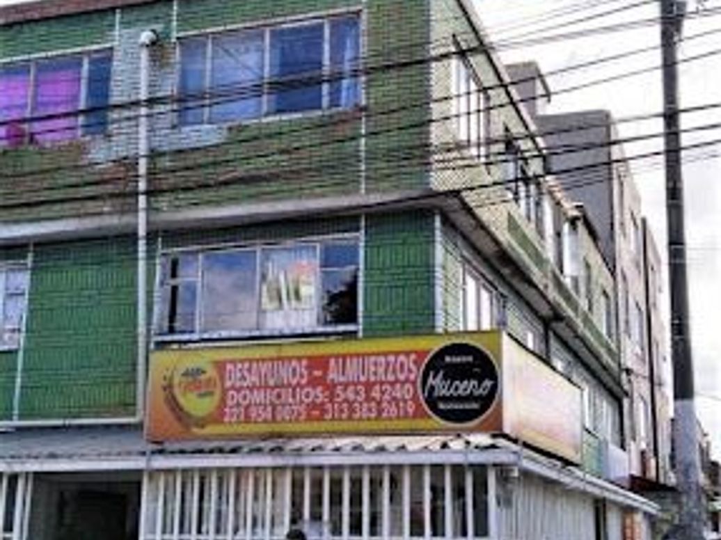Casa de 4 alcobas en venta en Santa Helenita, Bogotá, 152 m² · foto 2 de 19
