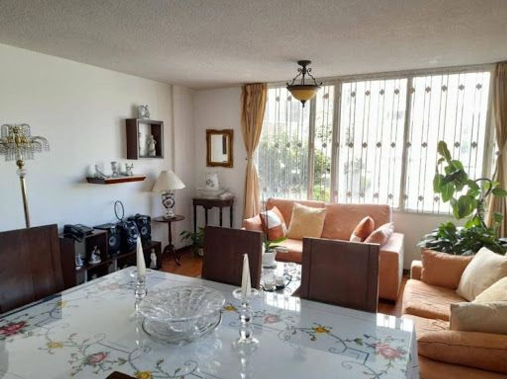 Apartamento de 2 alcobas en venta en Polo Club, Bogotá, 91 m² · foto 2 de 17