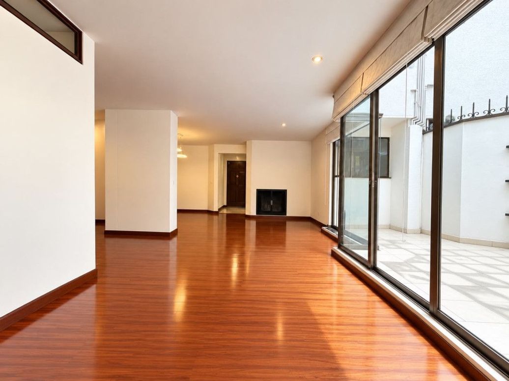 Apartamento de 1 alcoba en arriendo en El Contador, Bogotá, 67 m² · foto 3 de 9