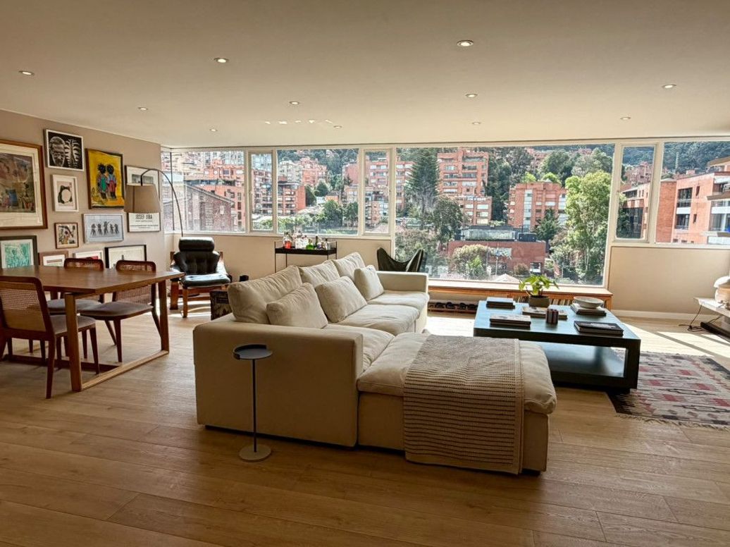 Apartamento de 3 alcobas en arriendo en San Diego, Bogotá, 181 m² · foto 2 de 8