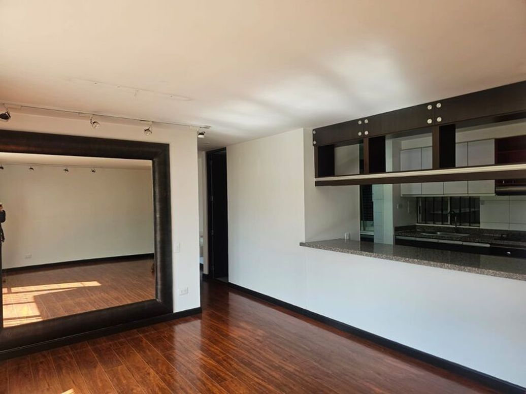 Apartamento de 3 alcobas en venta en Santa Cecilia, Bogotá, 102 m² · foto 2 de 17