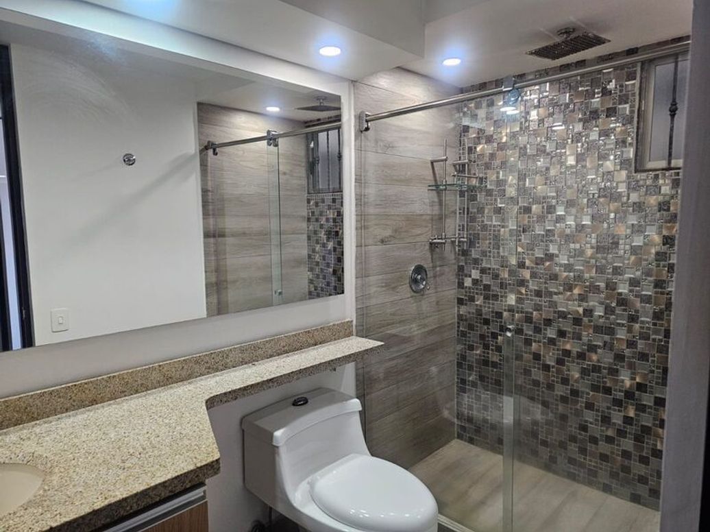 Apartamento de 3 alcobas en venta en Santa Cecilia, Bogotá, 102 m² · foto 5 de 17