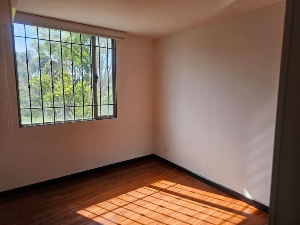 Apartamento de 3 alcobas en venta en Santa Cecilia, Bogotá, 102 m² · foto 4 de 17