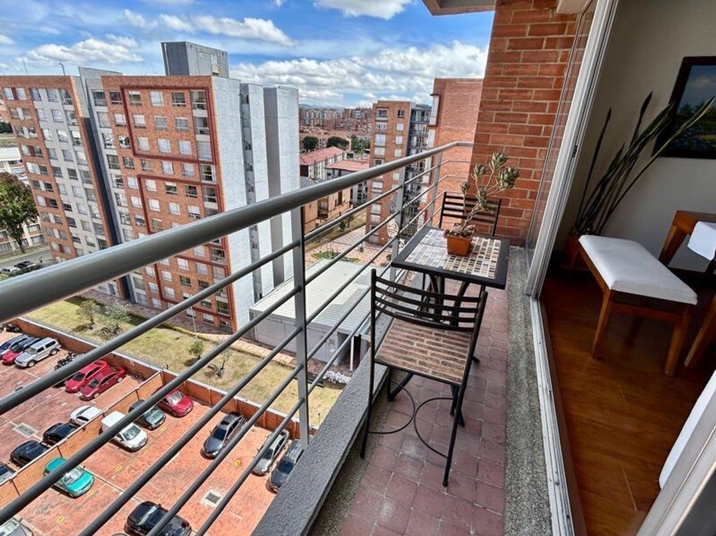 Apartamento de 3 alcobas en venta en Santa Helena, Bogotá, 71 m² · foto 3 de 20