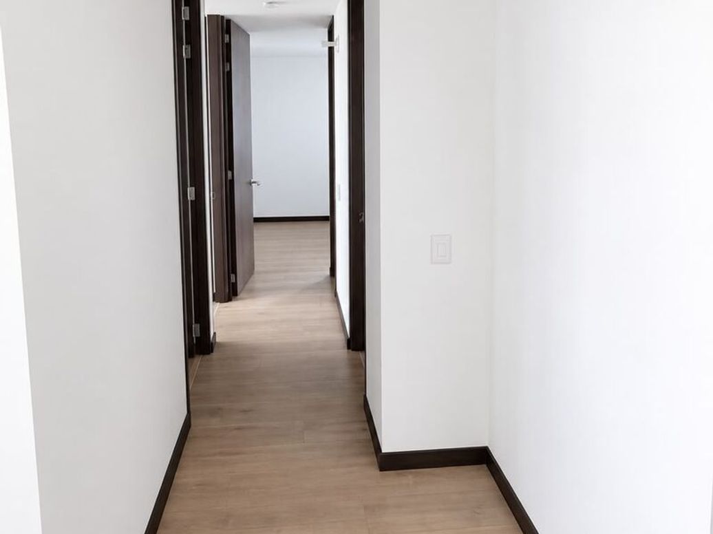Apartamento de 3 alcobas en venta en Cr Caminos De Gratamira, Bogotá, 66 m² · foto 4 de 16