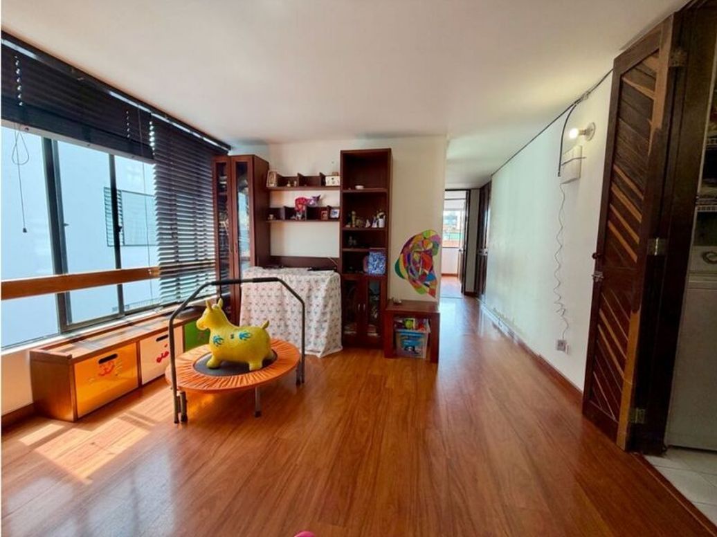 Apartamento de 2 alcobas en venta en Caobos Salazar, Bogotá, 51 m² · foto 2 de 20