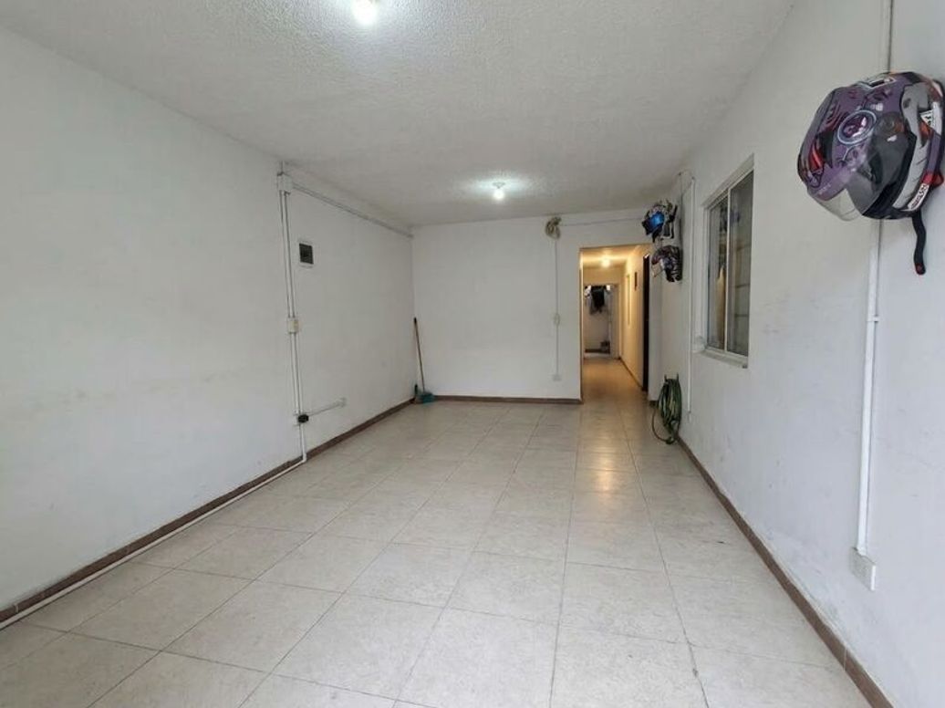Casa de 6 alcobas en venta en El Cedro, Bogotá, 230 m² · foto 2 de 20