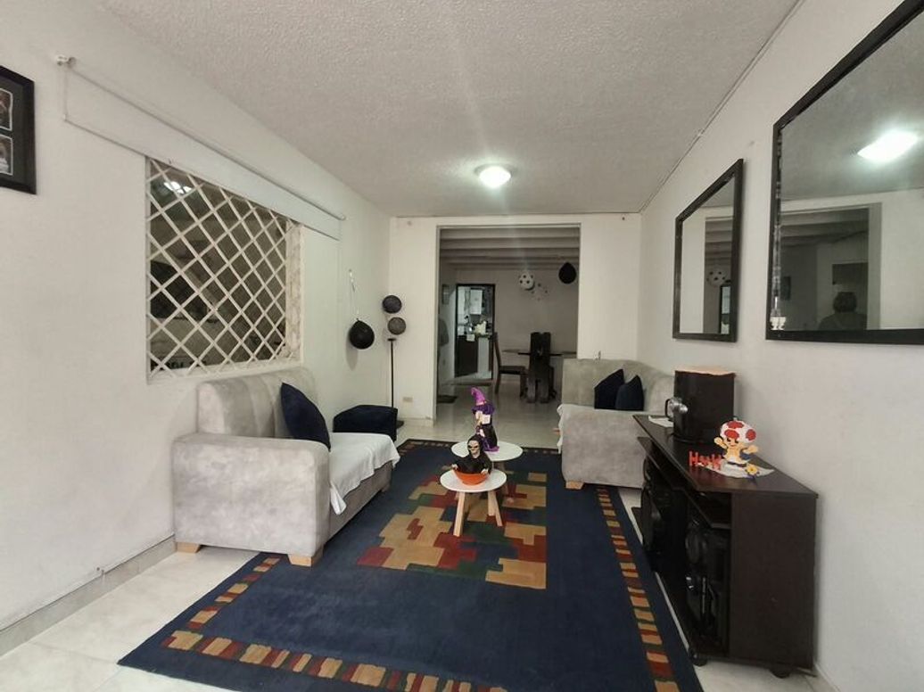Casa de 6 alcobas en venta en El Cedro, Bogotá, 230 m² · foto 18 de 20