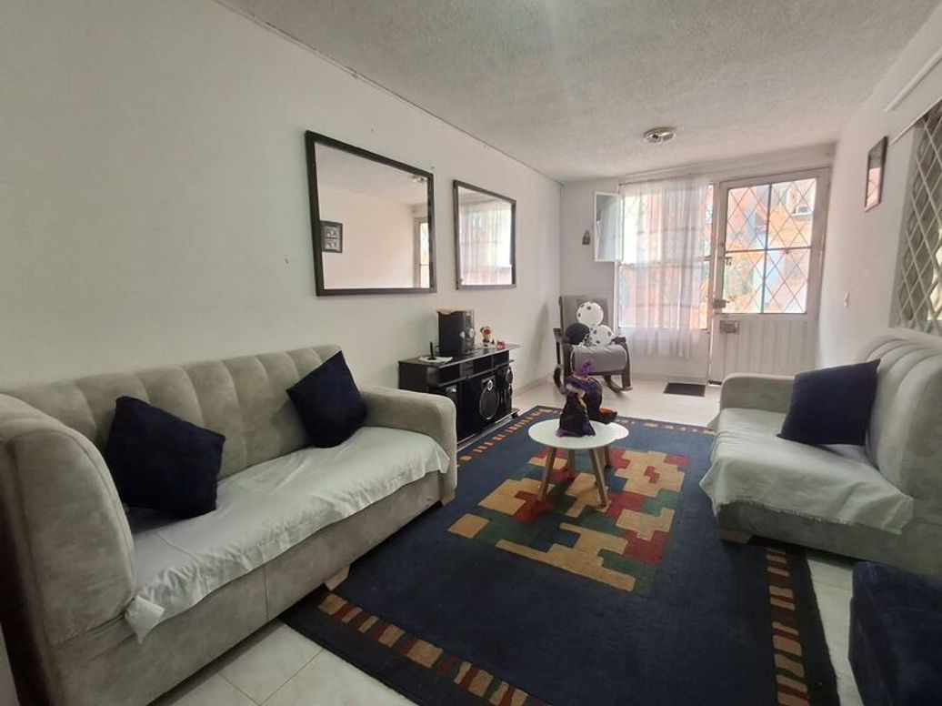 Casa de 6 alcobas en venta en El Cedro, Bogotá, 230 m² · foto 19 de 20