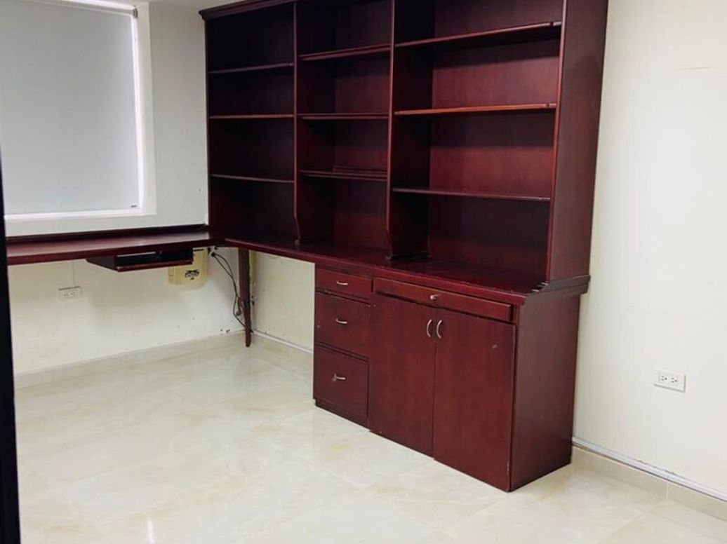 Casa de 4 alcobas en venta en El Batan, Bogotá, 300 m² · foto 4 de 14