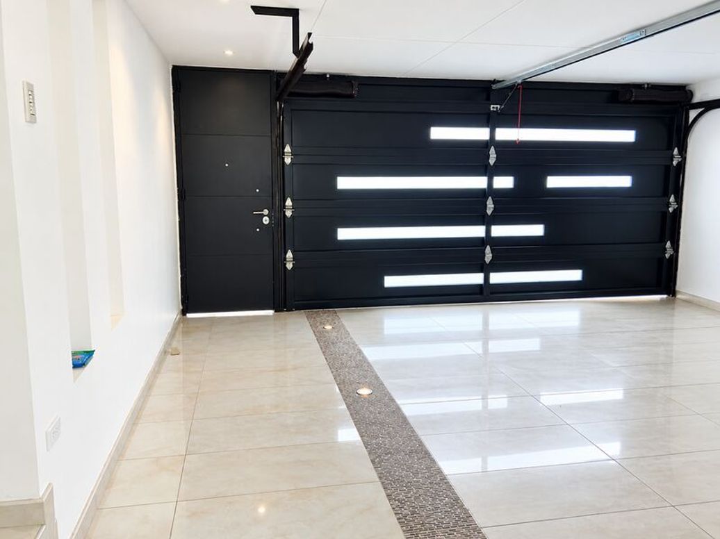 Casa de 4 alcobas en venta en El Batan, Bogotá, 300 m² · foto 14 de 14