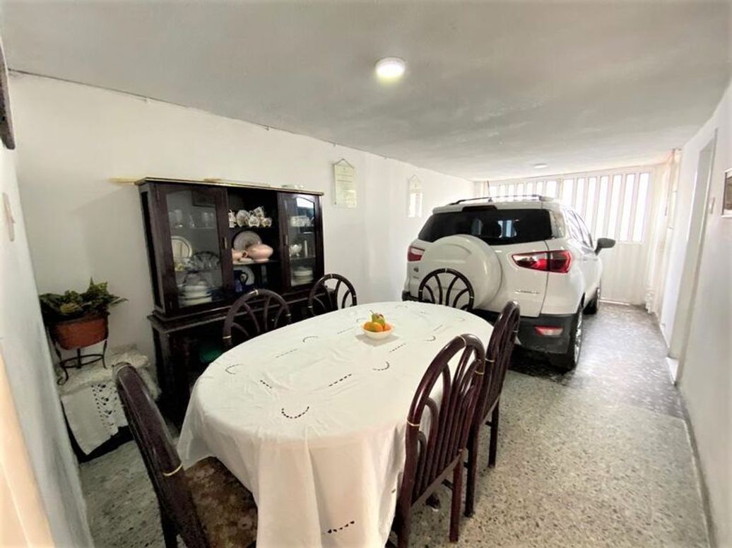 Casa de 3 alcobas en venta en San Joaquín, Bogotá, 142 m² · foto 3 de 13